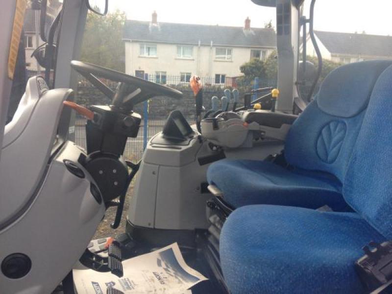 New Holland T7030