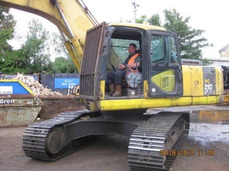 Komatsu PC210LC-7