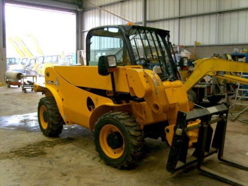 JCB 520-40