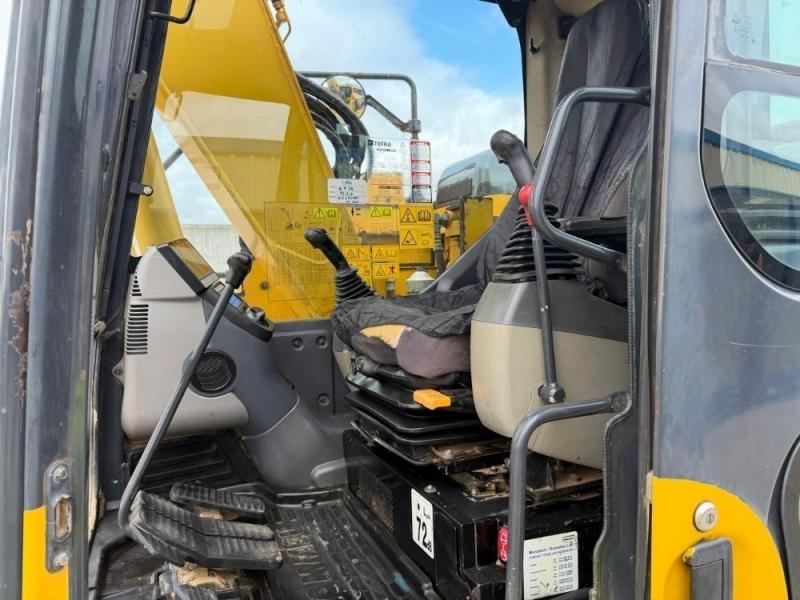 Komatsu PC138 US-11
