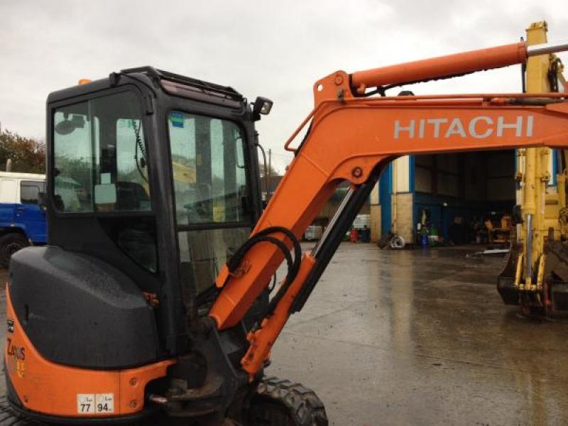 Hitachi ZX27U-2 CLR