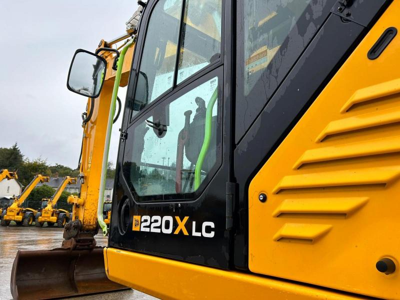 JCB 220X