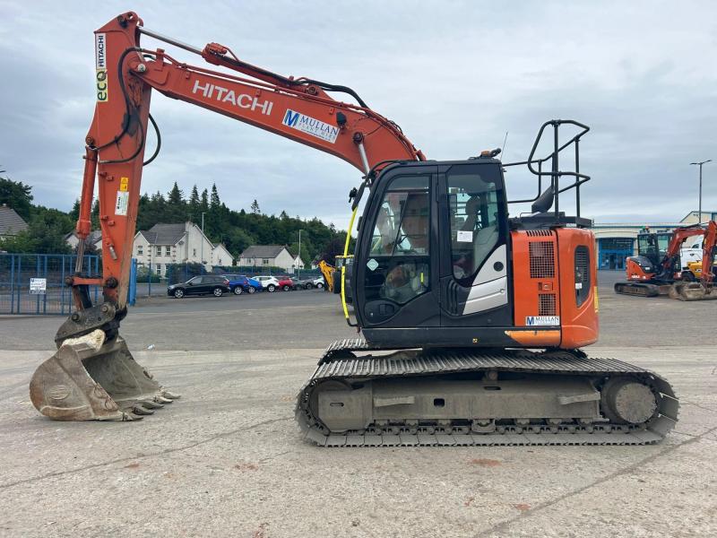 Hitachi ZX135 US-6