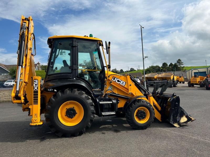 JCB 3CX 81kW / Air Con