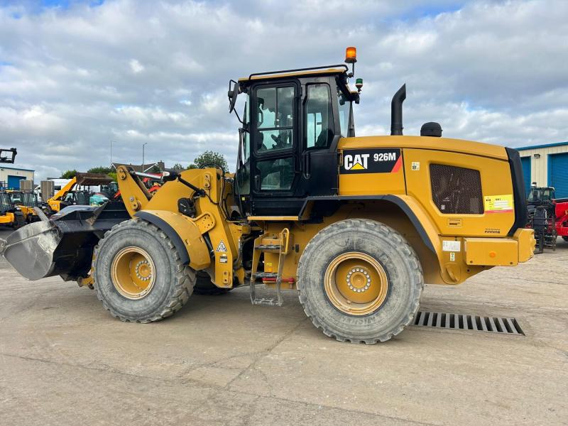 CAT 926M