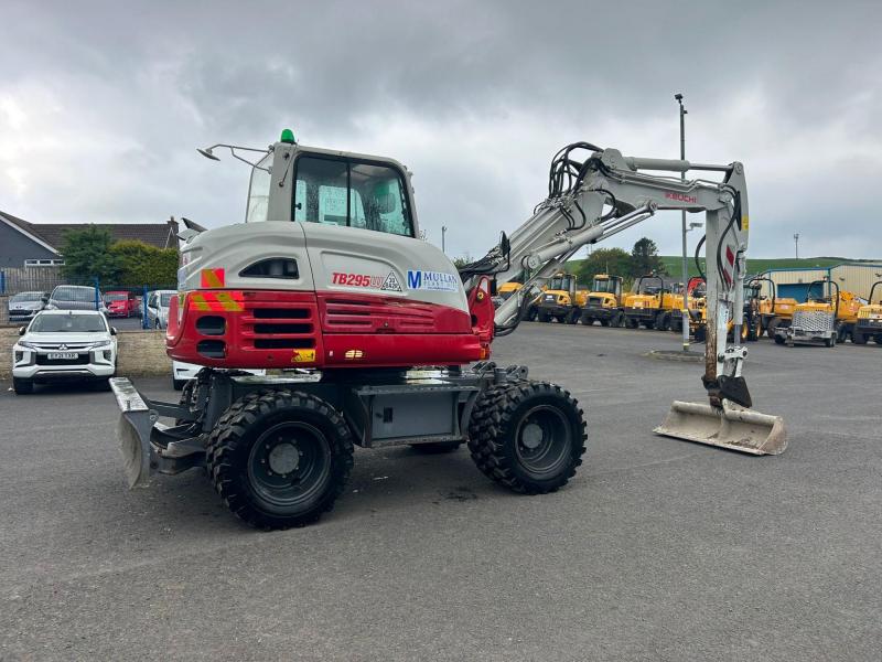 Takeuchi TB295W 3 Piece Boom