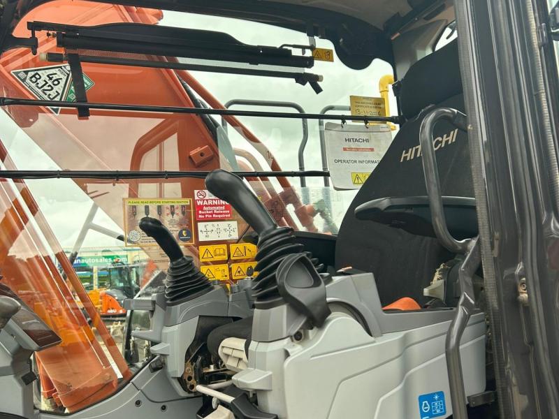Hitachi ZX210 LC-7