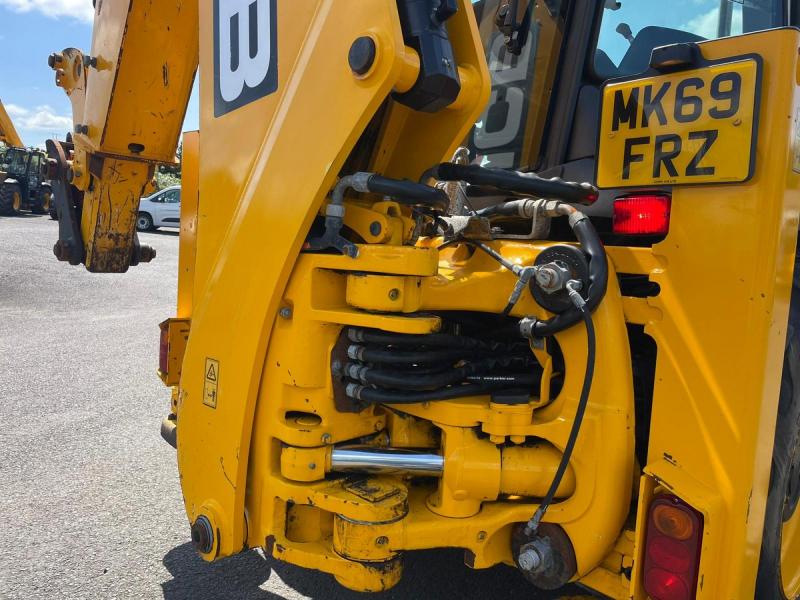 JCB 3CX 68kW / Check Valves