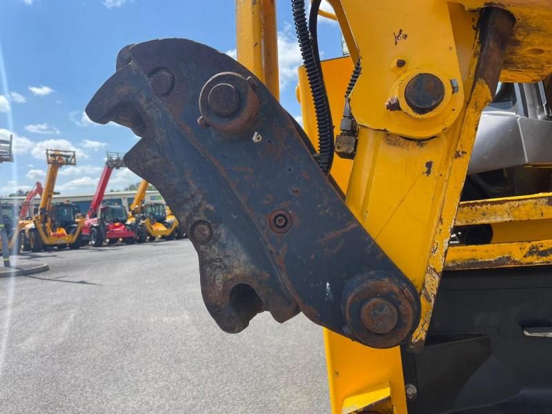JCB 3CX 68kW / Check Valves