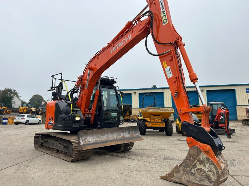 Hitachi ZX135 US-6 Blade