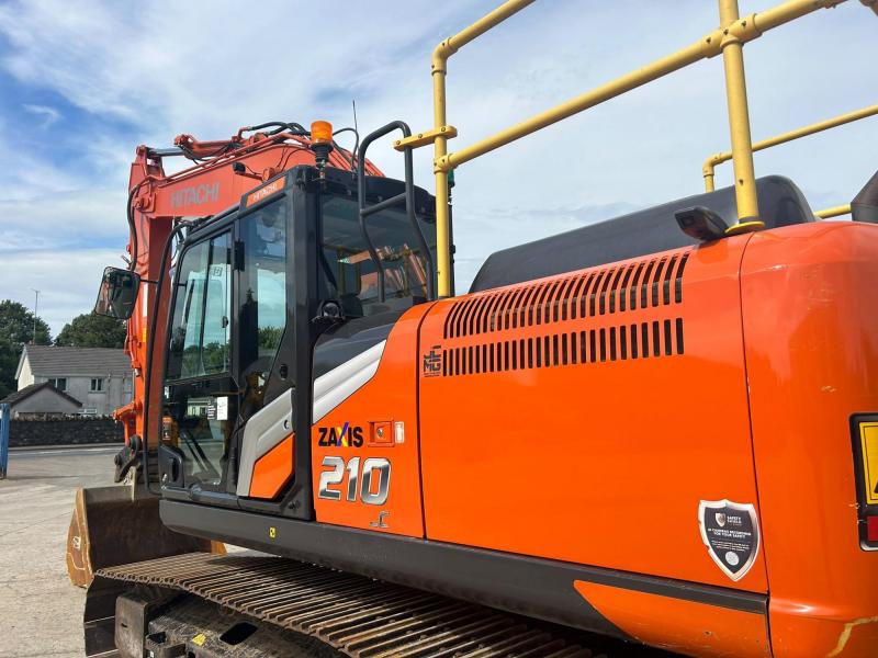 Hitachi ZX210 LC-7