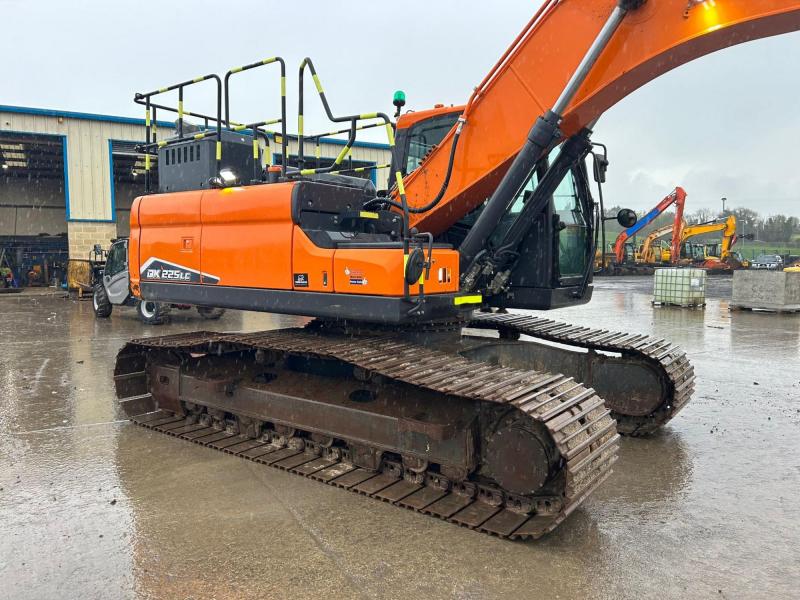 Doosan DX225 LC-7 ( New Model )
