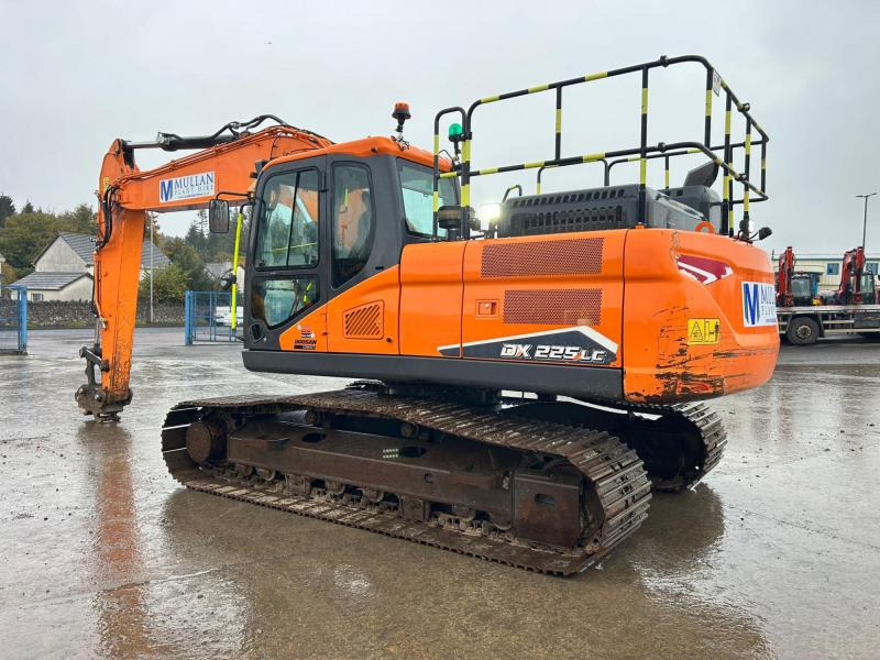 Doosan DX225 LC-7 ( New Model )
