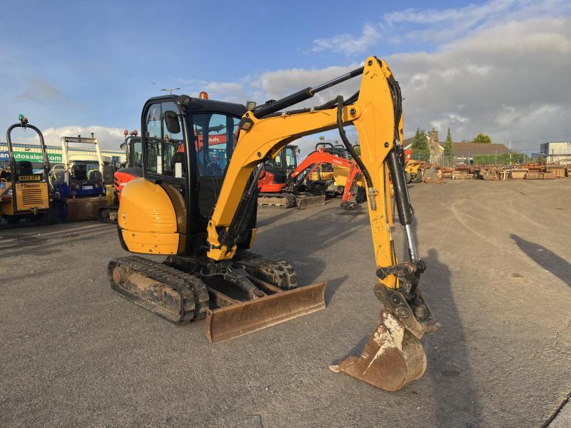 JCB 8026