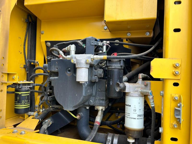 Komatsu PC210LC-11 Long Reach