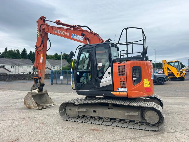 Hitachi ZX135 US-6