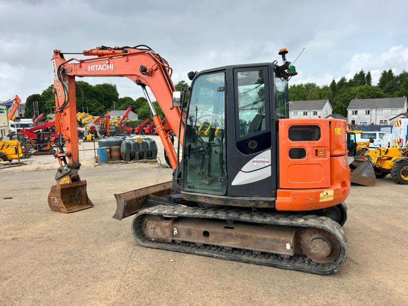 Hitachi ZX85