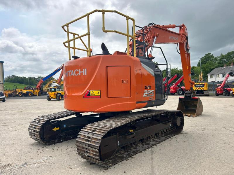 Hitachi ZX225 USLC-7