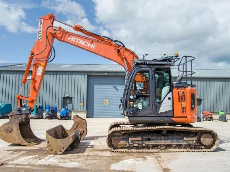 Hitachi ZX135 US-6