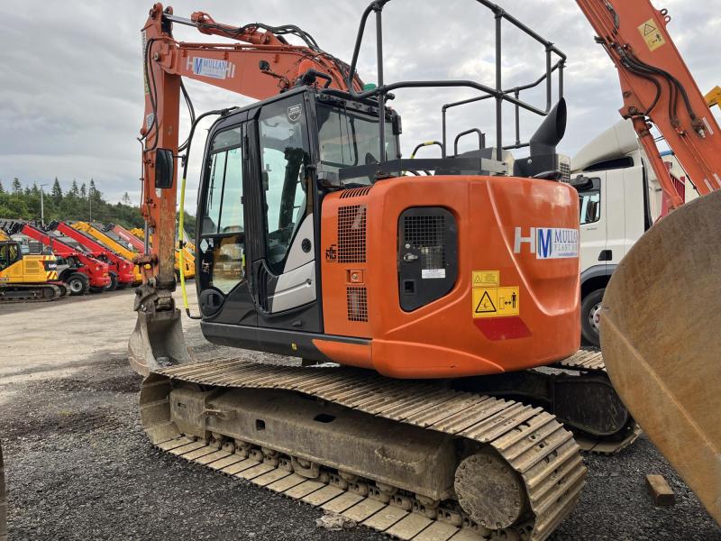 Hitachi ZX135 US-6