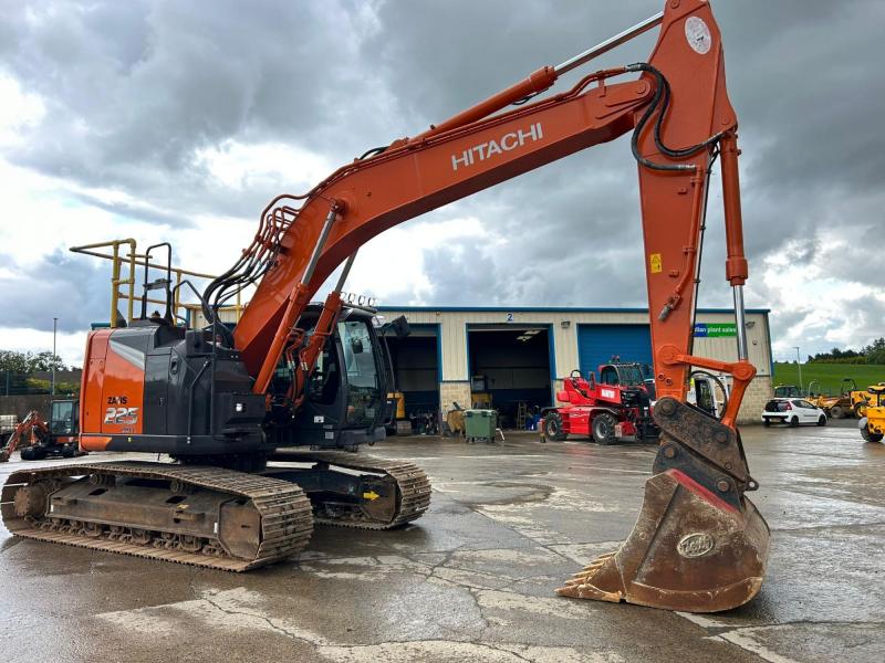 Hitachi ZX225 USLC-7