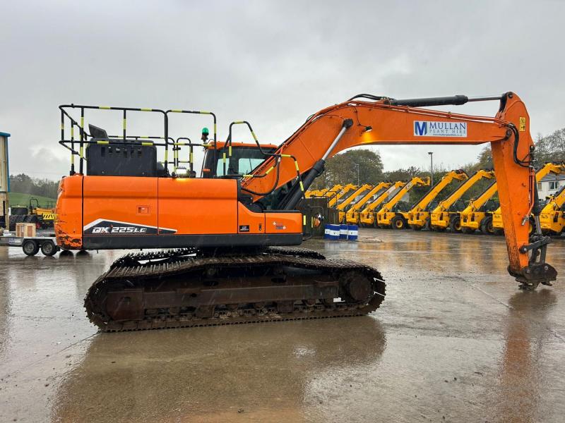 Doosan DX225 LC-7 ( New Model )