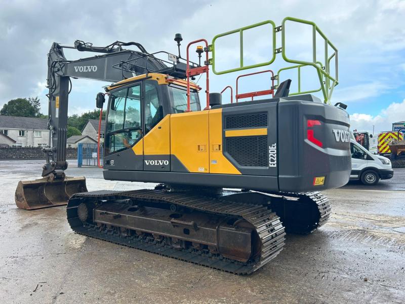 Volvo EC220 EL ( Rotational Piping )