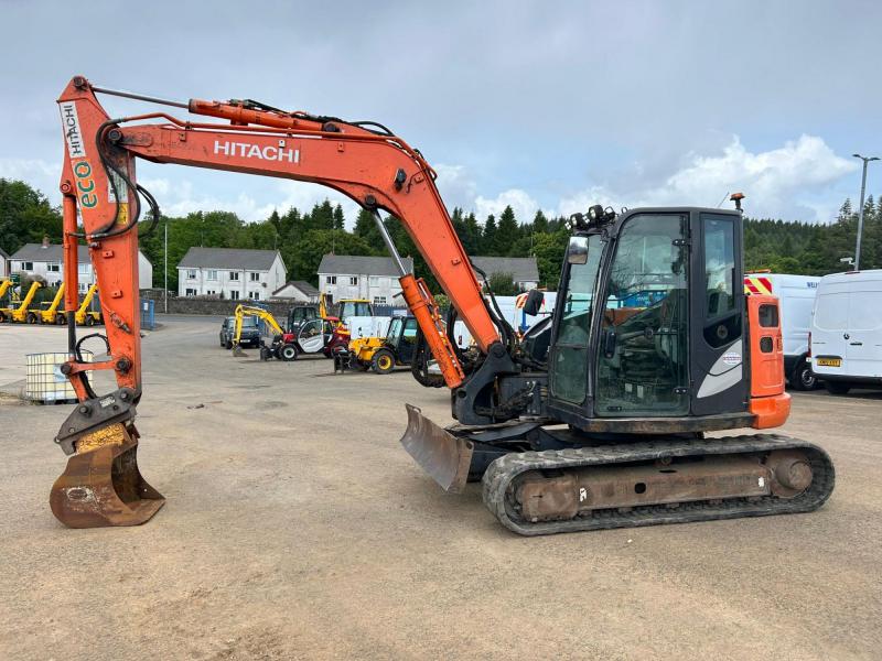 Hitachi ZX85