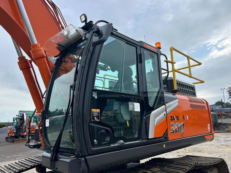Hitachi ZX300 LC-7
