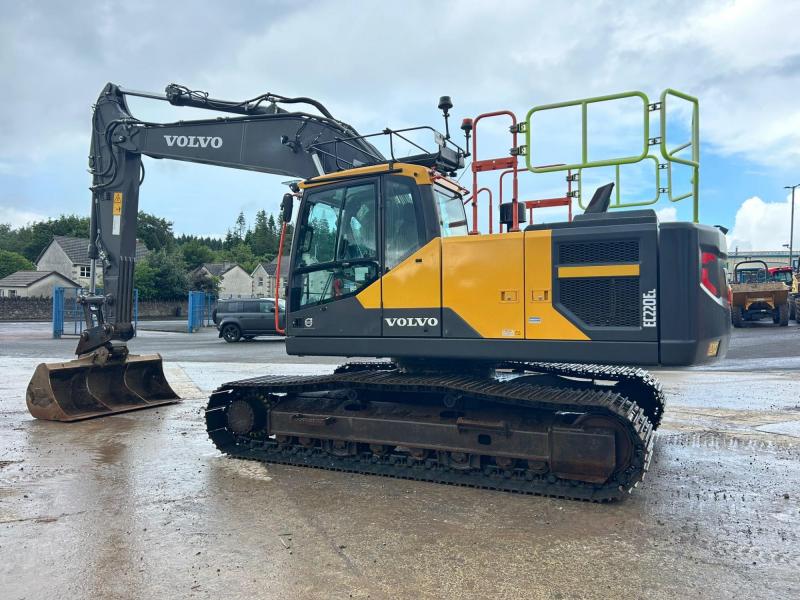Volvo EC220 EL ( Rotational Piping )