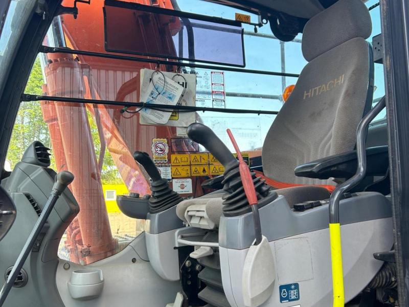 Hitachi ZX130 LR Long Reach