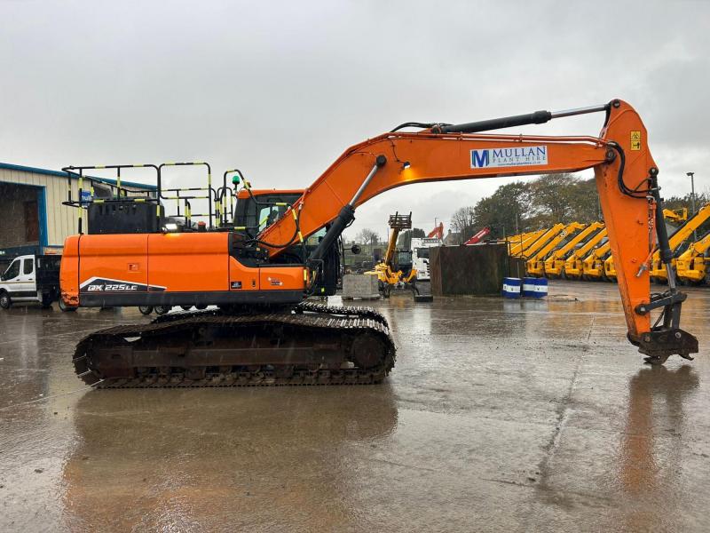 Doosan DX225 LC-7 ( New Model )