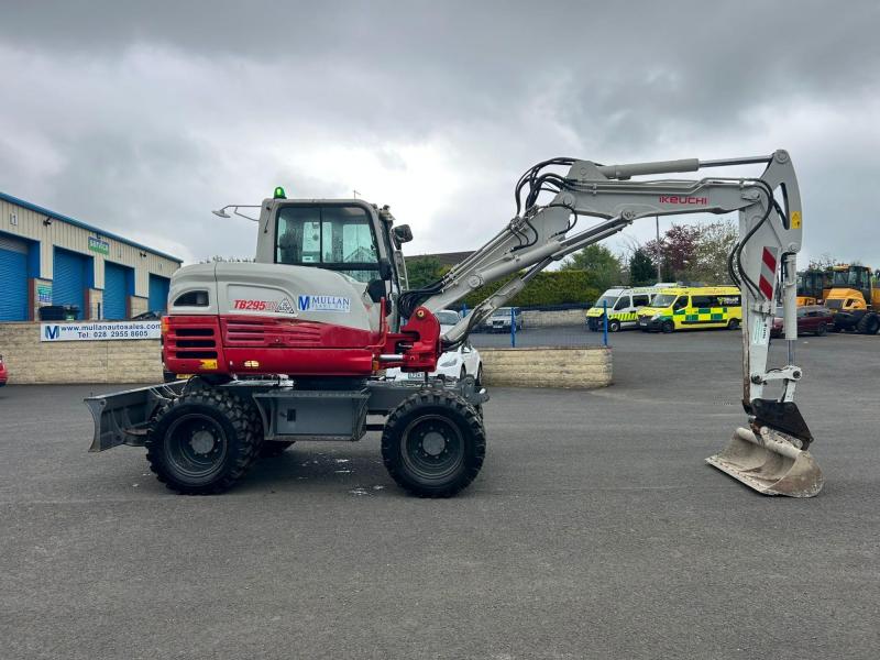 Takeuchi TB295W 3 Piece Boom