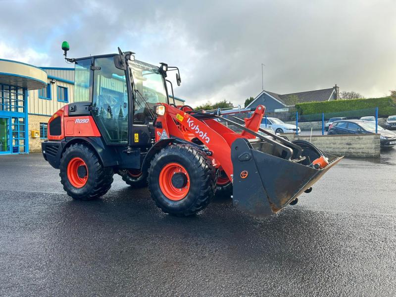 Kubota R090 Shovel