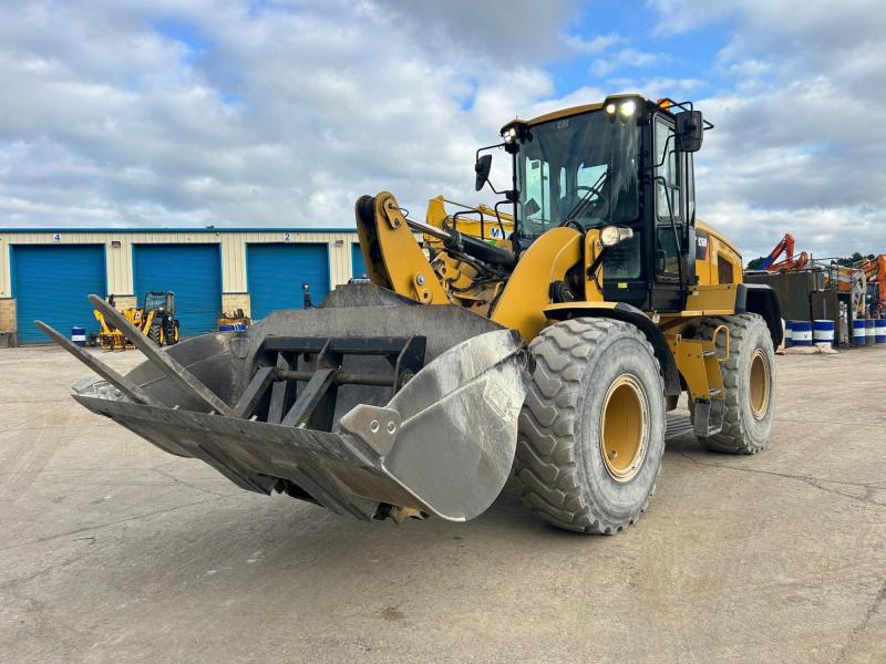 CAT 926M