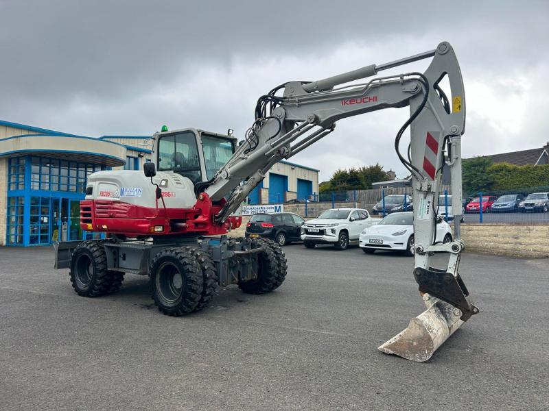 Takeuchi TB295W 3 Piece Boom