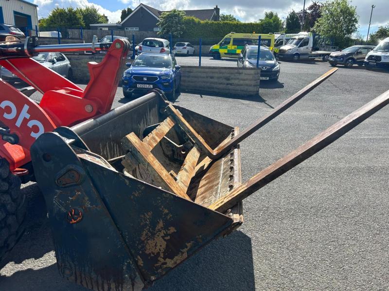 Kubota R090 Bucket / Forks / AC