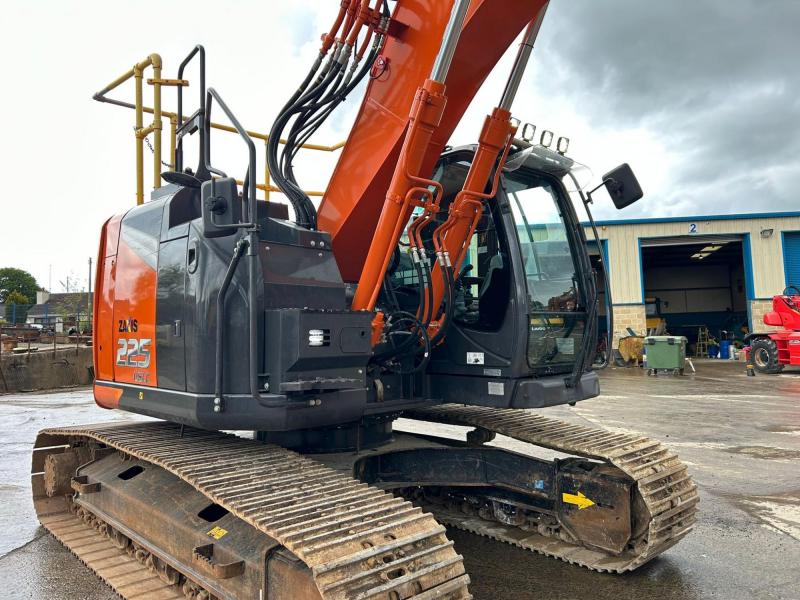 Hitachi ZX225 USLC-7