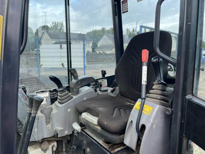 Kubota U27-4