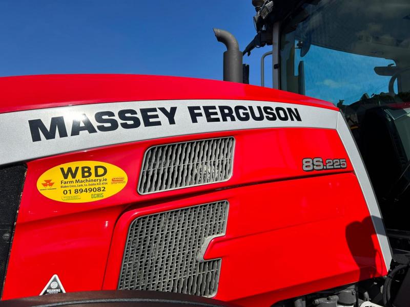 Massey Ferguson 8S.225