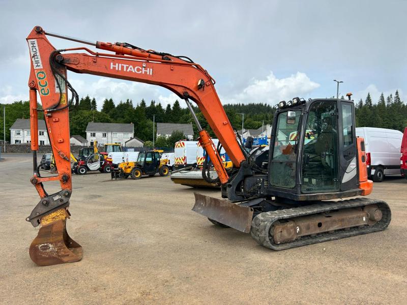 Hitachi ZX85