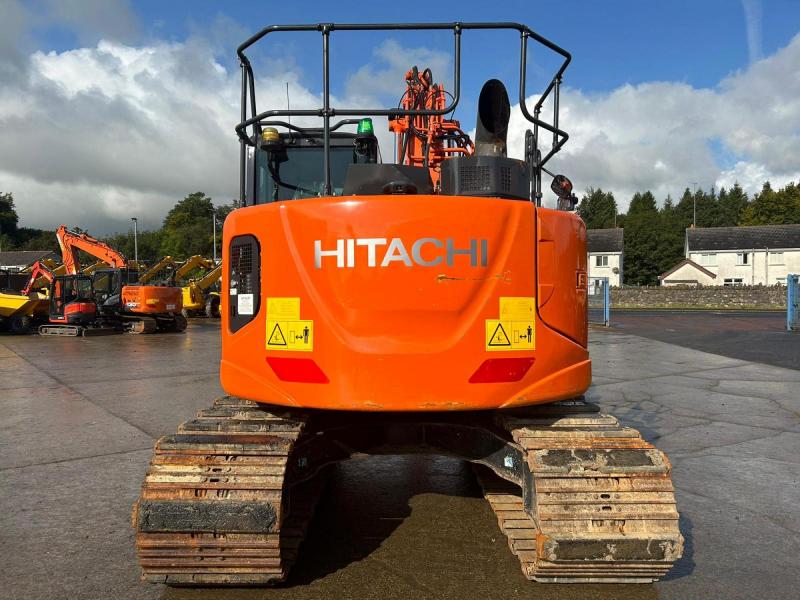 Hitachi ZX135 US-6 Blade