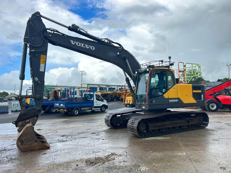 Volvo EC220 EL ( Rotational Piping )