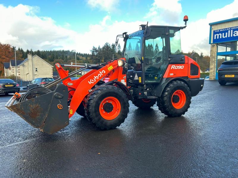 Kubota R090 Shovel
