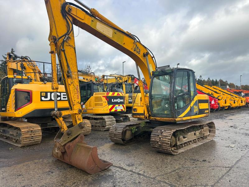JCB JS130