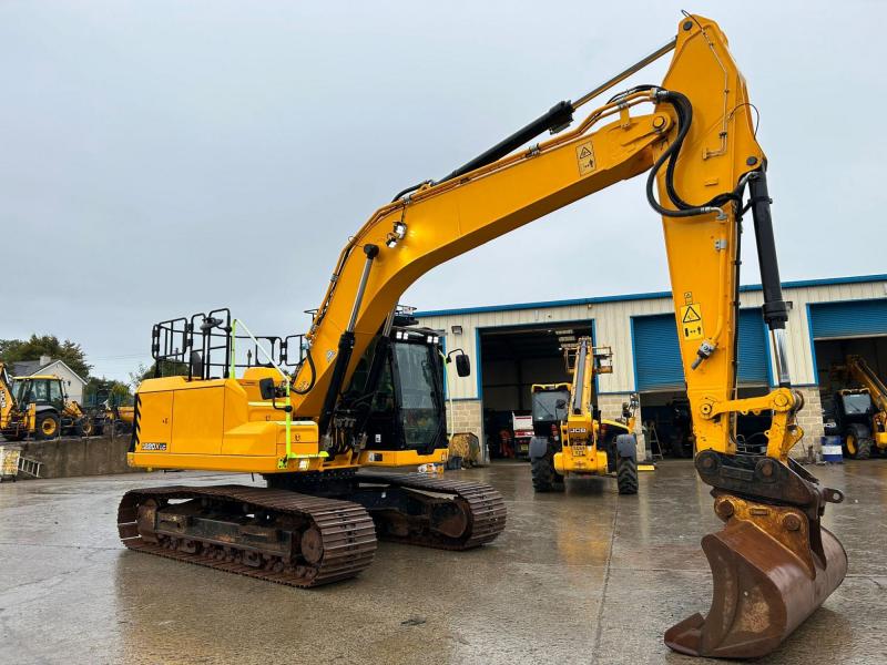 JCB 220X