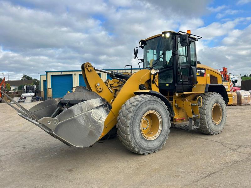 CAT 926M