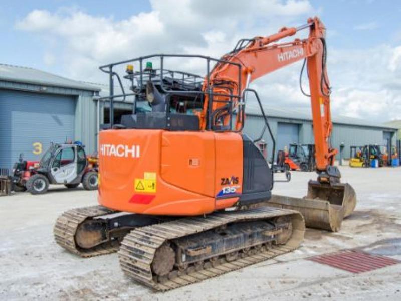 Hitachi ZX135 US-6
