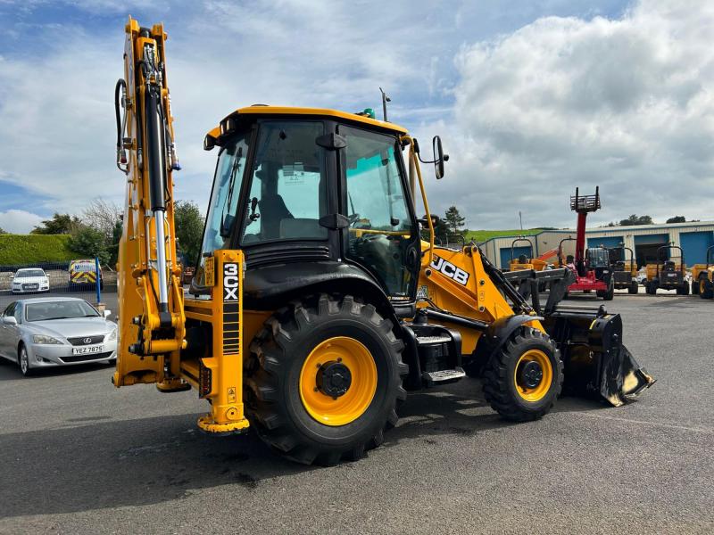 JCB 3CX 81kW / Air Con