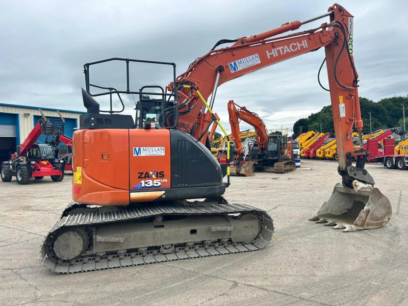 Hitachi ZX135 US-6